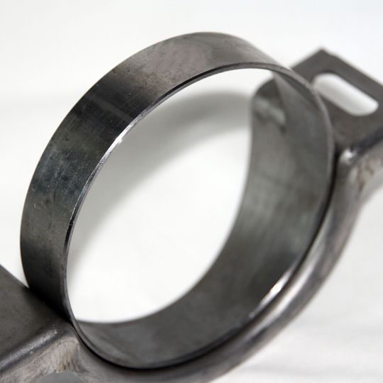 Lagerträger für die Kardanwelle. Lagerträger für die Kardanwelle.