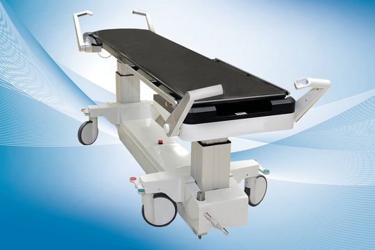 Patienten-Transport-System: Das PTSS wird dazu verwendet, einen Patienten bei der Ionenstrahltherapie von Raum zu Raum zu transportieren.