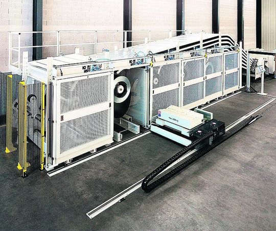 Die Forstner-Sechsfach-Abcoilanlage mit programmierbarer Spaltanlage sorgt für maßgenaue und flexible Zuschnitte vom Breitband. Die Forstner-Sechsfach-Abcoilanlage mit programmierbarer Spaltanlage sorgt für maßgenaue und flexible Zuschnitte vom Breitband.