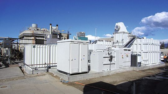 Ein Brennstoffzellen-Kraftwerk erzeugt Strom durch die Bildung von Wasserstoff aus einem Ausgangsbrennstoff – für gewöhnlich sauberes Erdgas oder erneuerbares Biogas. Ein Brennstoffzellen-Kraftwerk erzeugt Strom durch die Bildung von Wasserstoff aus einem Ausgangsbrennstoff – für gewöhnlich sauberes Erdgas oder erneuerbares Biogas.