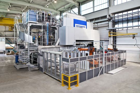 Die HP-RTM Presse. Die HP-RTM Presse.