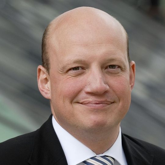 Peter Hettich folgt bei Swisslog Hans Ziegler als Delegierter des Verwaltungsrats. Peter Hettich folgt bei Swisslog Hans Ziegler als Delegierter des Verwaltungsrats.