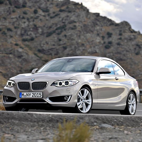 Der BMW 2er löst das bisherige 1er Coupé ab. Der BMW 2er löst das bisherige 1er Coupé ab.