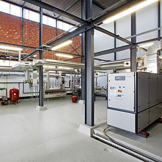 Die neue Versorgungstechnik wird zusammen mit weiteren Optimierungen mehr als 70.000 Euro Energiekosten im Jahr sparen.