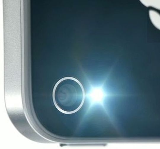 Bayer bietet eine besondere Polycarbonat-Lösung (PC) an, ein Hochleistungskunststoff, der die Kameras von Smartphones besser schützt und für brilliantere Bilder sorgen soll. Im Bereich von Kfz-Scheinwerferlinsen hat sich das Material namens Apec bereits gut bewährt, wie es heißt. Bayer bietet eine besondere Polycarbonat-Lösung (PC) an, ein Hochleistungskunststoff, der die Kameras von Smartphones besser schützt und für brilliantere Bilder sorgen soll. Im Bereich von Kfz-Scheinwerferlinsen hat sich das Material namens Apec bereits gut bewährt, wie es heißt.