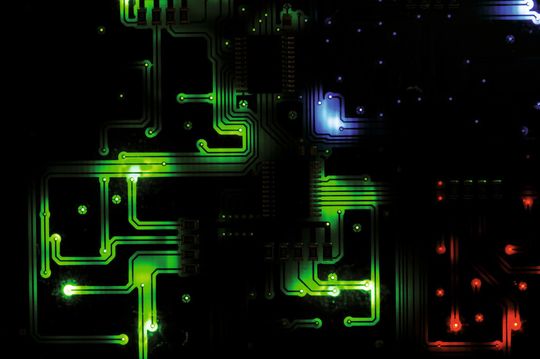 Der Einsatz von Bi-Color oder RGB-LED ermöglicht eine fast unbegrenzte Farbauswahl beim Beleuchten von Tastaturen. Der Einsatz von Bi-Color oder RGB-LED ermöglicht eine fast unbegrenzte Farbauswahl beim Beleuchten von Tastaturen.