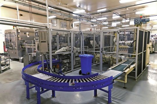Eine konsequente Aufzeichnung, Überwachung und Auswertung der an einer Maschine anfallenden Daten ist eine wichtige Grundlage für die Prozessoptimierung. Eine konsequente Aufzeichnung, Überwachung und Auswertung der an einer Maschine anfallenden Daten ist eine wichtige Grundlage für die Prozessoptimierung.