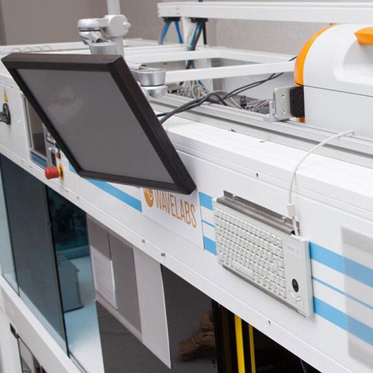 Die Sonne nachbilden: Grundlage für den Solartester ist der SINUS-220 von WAVELABS