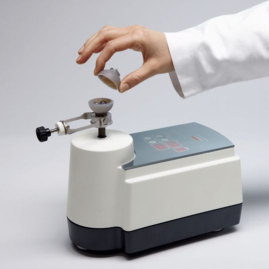 Die Mini-Mühle Pulverisette 23 ist eine echte Kleinstmengen-Mühle zur Probenvorbereitung Die Mini-Mühle Pulverisette 23 ist eine echte Kleinstmengen-Mühle zur Probenvorbereitung