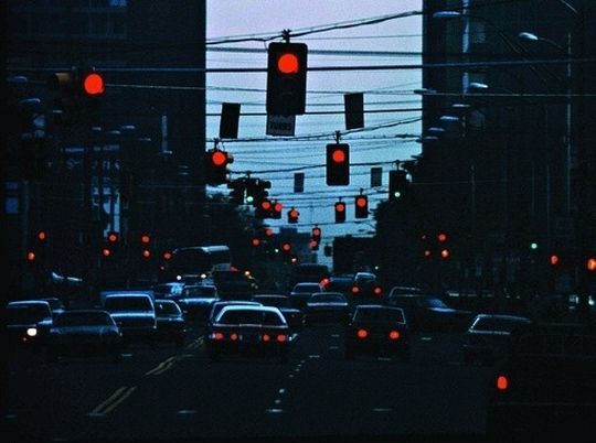 Firewalls regeln den Verkehr auch innerhalb der Grenzen von Unternehmensnetzen. Firewalls regeln den Verkehr auch innerhalb der Grenzen von Unternehmensnetzen.