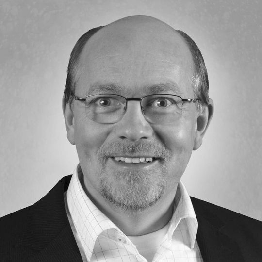 Michael Volz, Geschäftsführer, HMS Indusrial Networks: „Unsere Kunden brauchen die sehr umfangreichen Safety-Normen nicht im Detail zu kennen, sie können sich auf HMS verlassen und wir unterstützen sie bis zur erfolgreichen TÜV-Zertifizierung ihres Gerätes.“ Michael Volz, Geschäftsführer, HMS Indusrial Networks: „Unsere Kunden brauchen die sehr umfangreichen Safety-Normen nicht im Detail zu kennen, sie können sich auf HMS verlassen und wir unterstützen sie bis zur erfolgreichen TÜV-Zertifizierung ihres Gerätes.“