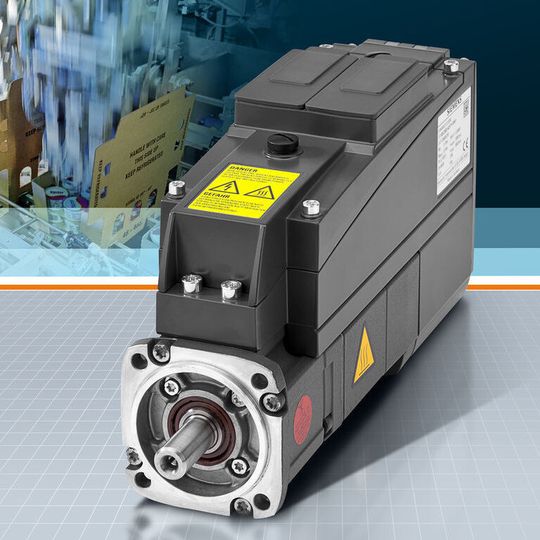 Mit dem Sinamics S120M erweitert die Siemens-Division Drive Technologies ihr Sinamics-S120-Portfolio um einen dezentralen Servoantrieb. Da das Leistungsteil aus dem Schaltschrank in den Motor der angetriebenen Achse verlagert wurde, lassen sich sowohl das Volumen als auch die Klimatisierung des Schaltschranks reduzieren. Mit dem Sinamics S120M erweitert die Siemens-Division Drive Technologies ihr Sinamics-S120-Portfolio um einen dezentralen Servoantrieb. Da das Leistungsteil aus dem Schaltschrank in den Motor der angetriebenen Achse verlagert wurde, lassen sich sowohl das Volumen als auch die Klimatisierung des Schaltschranks reduzieren.