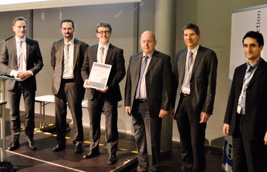 Die Jury mit dem Preisträger bei der Preisverleihung im Rahmen der International Electric Drives Production Conference in Nürnberg. V.l.n.r.: Prof. Dr. Jörg Franke, Dr. Ralph Böhm, Dr. Christian Ziegler (Preisträger), Peter Muhr, Prof. Dr. Dieter Gerling, PD Dr. Andreas Möckel. Die Jury mit dem Preisträger bei der Preisverleihung im Rahmen der International Electric Drives Production Conference in Nürnberg. V.l.n.r.: Prof. Dr. Jörg Franke, Dr. Ralph Böhm, Dr. Christian Ziegler (Preisträger), Peter Muhr, Prof. Dr. Dieter Gerling, PD Dr. Andreas Möckel.