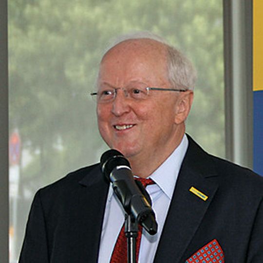 „Das Messekonzept entlang der Prozesskette lässt die Euromold zu einer globalen Kommunikationsplattform werden“, erklärt Dr. Eberhard Döring, CEO der Demat GmbH. „Das Messekonzept entlang der Prozesskette lässt die Euromold zu einer globalen Kommunikationsplattform werden“, erklärt Dr. Eberhard Döring, CEO der Demat GmbH.
