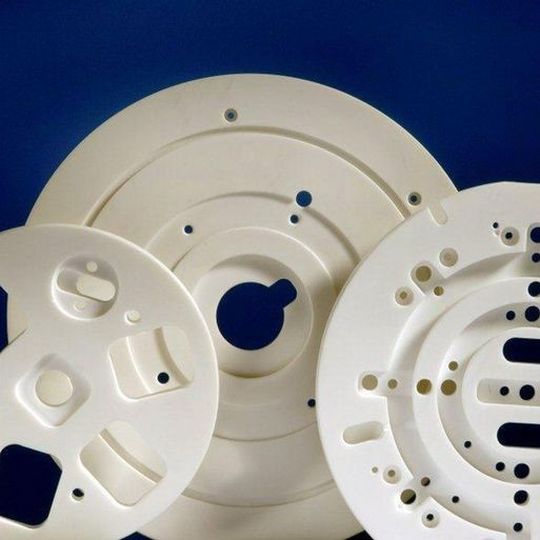 Einbaufertige Bauteile aus Vitronit: Chargier -Elemente für eine Semiconductor-Anwendung Einbaufertige Bauteile aus Vitronit: Chargier -Elemente für eine Semiconductor-Anwendung