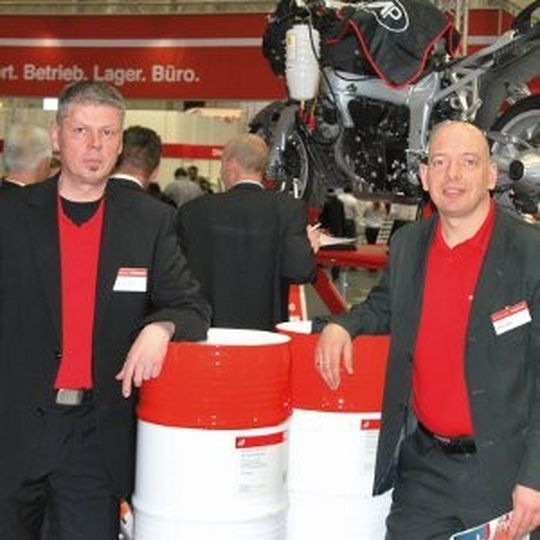 Stefan Onken (Leiter), Thomas Langefeld, (Vertrieb) Matthies Motorrad. Stefan Onken (Leiter), Thomas Langefeld, (Vertrieb) Matthies Motorrad.
