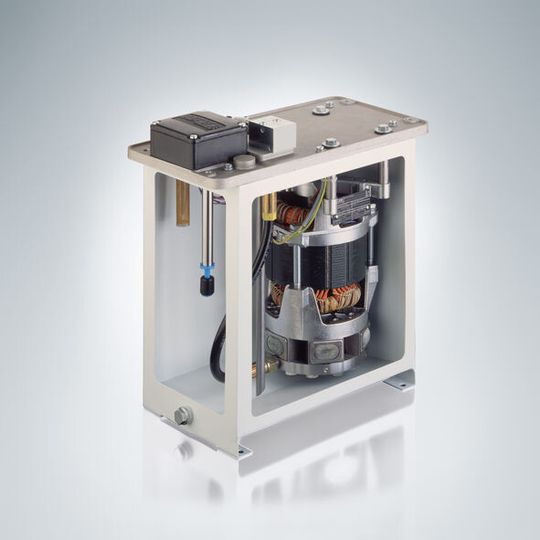 Das Kompakt-Pumpenaggregat Typ MPN ist mit einem Fördervolumen von bis zu 25 l/min und einem Füllvolumen von 100 Liter bestens für den Gewichtsausgleich geeignet. Das Kompakt-Pumpenaggregat Typ MPN ist mit einem Fördervolumen von bis zu 25 l/min und einem Füllvolumen von 100 Liter bestens für den Gewichtsausgleich geeignet.