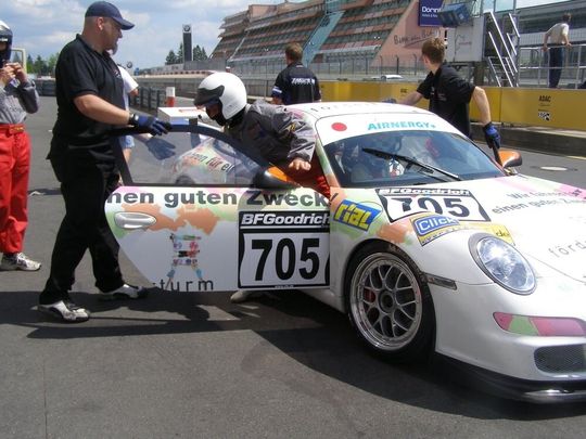 Highlight der zweitägigen Jahreshauptversammlung von Europa-Foto war eine Fahrt über den Nürburgring. Highlight der zweitägigen Jahreshauptversammlung von Europa-Foto war eine Fahrt über den Nürburgring.