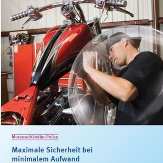 Auf die Fachtagung in Würzburg haben die Basler-Versicherungen ihren neuen Flyer mitgebracht, der die neue Motorrad-Police erläutert. Auf die Fachtagung in Würzburg haben die Basler-Versicherungen ihren neuen Flyer mitgebracht, der die neue Motorrad-Police erläutert.