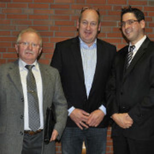 Gemeinsame Veranstaltung: (v.li.) Horst Mundt (Kfz-Innung Halle-Saalkreis), Olaf Grünhage (Kfz-Innung Merseburg/Querfurt) und ZDK-Geschäftsführer Neofitos Arathymos.