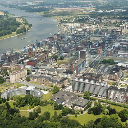Luftaufnahme vom Chempark Leverkusen. Luftaufnahme vom Chempark Leverkusen.