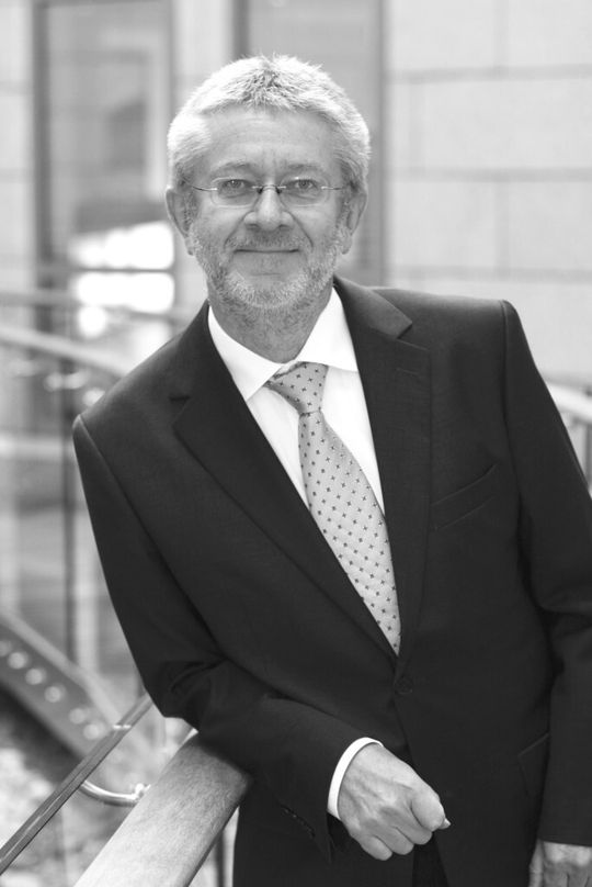 Dr. Bernhard Diegner, Leiter der Abteilung Forschung, Berufsbildung, Fertigungstechnik im ZVEI - Zentralverband Elektrotechnik- und Elektronikindustrie e.V. in Frankfurt: „Das derzeit entstehende Internet der Dinge ist Basis auch für neue Geschäftsmodelle und damit zugleich Treiber einer vierten industriellen Rvolution.“