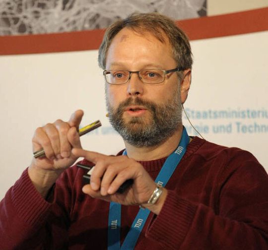 Prof. Dr. Cordt Zollfrank erhält Reinhart-Koselleck-Auszeichnung der DFG. Prof. Dr. Cordt Zollfrank erhält Reinhart-Koselleck-Auszeichnung der DFG.