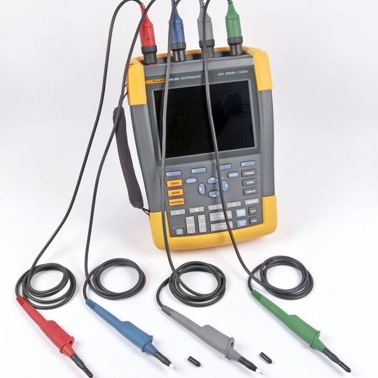 Fluke ScopeMeter 190-204 mit Isoprobe III-Tastköpfen von MC Fluke ScopeMeter 190-204 mit Isoprobe III-Tastköpfen von MC