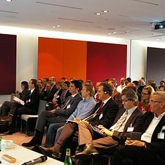 Reach sorgt für regen Andrang bei der Veranstaltung „Chrom 2020 – Zukunft des Chroms im Automobilbau“. Reach sorgt für regen Andrang bei der Veranstaltung „Chrom 2020 – Zukunft des Chroms im Automobilbau“.