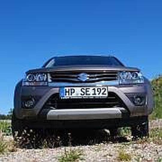 Mehr Gelände wagen: Der Suzuki Grand Vitara ist ein Allradler der alten Schule. Mehr Gelände wagen: Der Suzuki Grand Vitara ist ein Allradler der alten Schule.