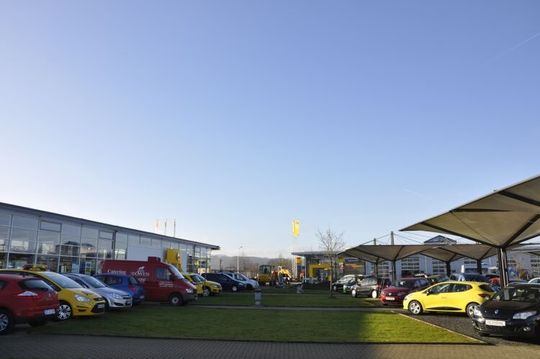 Die Hermann-Gruppe hat den ADAC-Servicepunkt direkt neben ihr Renault- und Dacia-Autohaus in Goslar gebaut. Die Hermann-Gruppe hat den ADAC-Servicepunkt direkt neben ihr Renault- und Dacia-Autohaus in Goslar gebaut.