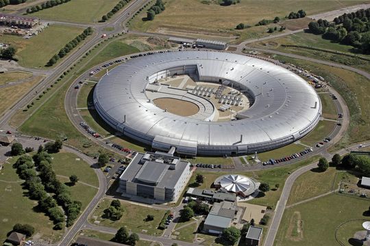 Der Teilchenbeschleuniger Diamond Light Source im britischen Oxfordshire. Der Teilchenbeschleuniger Diamond Light Source im britischen Oxfordshire.