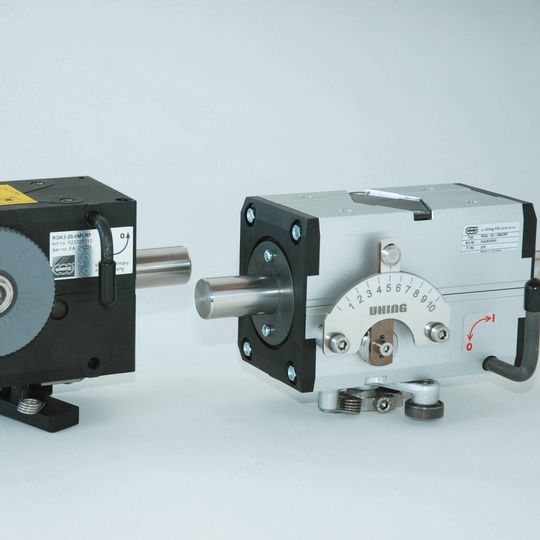 Aktuelle Rollringgetriebe für Wellen-Ø 20 mm im Kunststoffgehäuse und als traditionelles Aluminiumgehäuse. Aktuelle Rollringgetriebe für Wellen-Ø 20 mm im Kunststoffgehäuse und als traditionelles Aluminiumgehäuse.