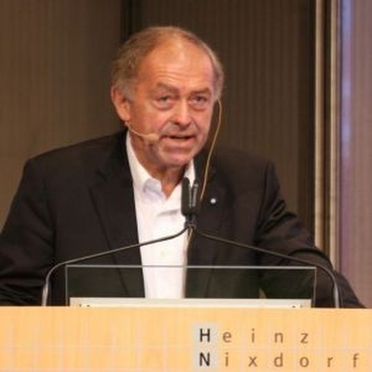 Globalisierungsexperte Professor Dr. Dr. Franz Josef Radermacher glaubt an die Logistik. Globalisierungsexperte Professor Dr. Dr. Franz Josef Radermacher glaubt an die Logistik.