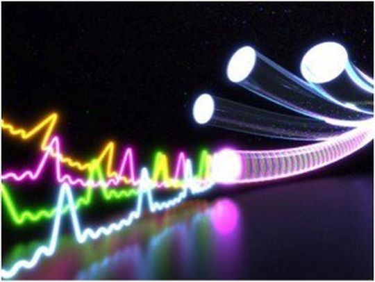 Daten mit der maximalen Symbolrate übertragen: eine einfache Pulsfolge soll helfen, Daten in optischen Glasfasernetzen zu übertragen. Daten mit der maximalen Symbolrate übertragen: eine einfache Pulsfolge soll helfen, Daten in optischen Glasfasernetzen zu übertragen.