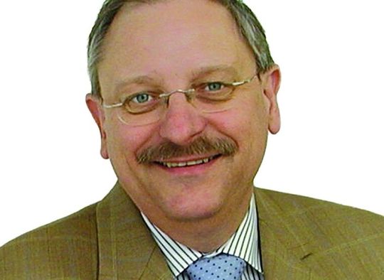 „Was die Energieeinsparung anbelangt, haben wir am Standort in Meckesheim neue Maßstäbe gesetzt“, so Andreas Elsner, Geschäftsführer der SKF Linearsysteme GmbH. „Was die Energieeinsparung anbelangt, haben wir am Standort in Meckesheim neue Maßstäbe gesetzt“, so Andreas Elsner, Geschäftsführer der SKF Linearsysteme GmbH.