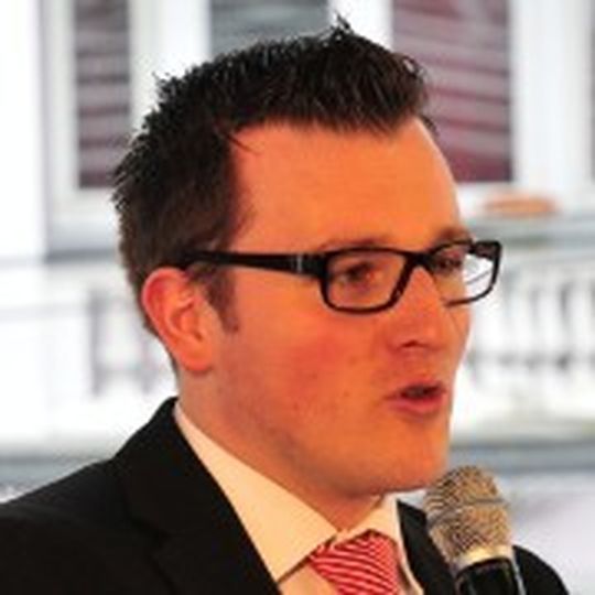 Marius Klänhardt legte die beste Abschlussprüfung aller Automobilkaufleute ab. Marius Klänhardt legte die beste Abschlussprüfung aller Automobilkaufleute ab.