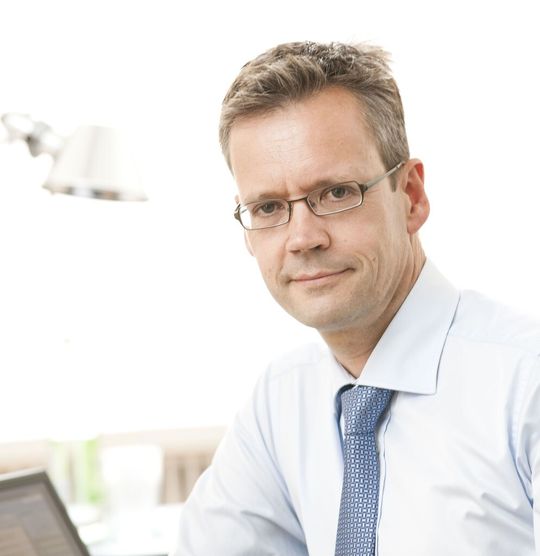 Hans-Georg Scheibe ist Vorstand der ROI Management Consulting AG, die die Entwicklung und Rolle Osteuropas bis 2020 untersucht hat. Hans-Georg Scheibe ist Vorstand der ROI Management Consulting AG, die die Entwicklung und Rolle Osteuropas bis 2020 untersucht hat.