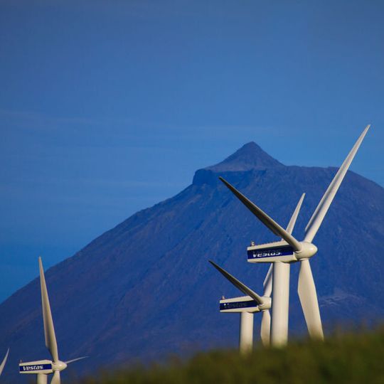 Azoreninsel Faial ordert Mikronetz-Steuerung von ABB für Windkraftkapazitäten. Azoreninsel Faial ordert Mikronetz-Steuerung von ABB für Windkraftkapazitäten.