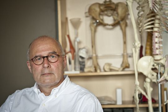 Prof. Dr. Michael M. Morlock, Leiter des Instituts für Biomechanik an der TU Hamburg-Harburg, sagt: „Ich halte die Einrichtung eines solchen Endoprothesenregisters für zwingend notwendig.“ Prof. Dr. Michael M. Morlock, Leiter des Instituts für Biomechanik an der TU Hamburg-Harburg, sagt: „Ich halte die Einrichtung eines solchen Endoprothesenregisters für zwingend notwendig.“