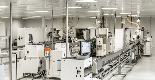 Novoplast Schlauchtechnik in Halberstad nimmt einen neuen Reinraum der Klasse 7 in Betrieb. Novoplast Schlauchtechnik in Halberstad nimmt einen neuen Reinraum der Klasse 7 in Betrieb.