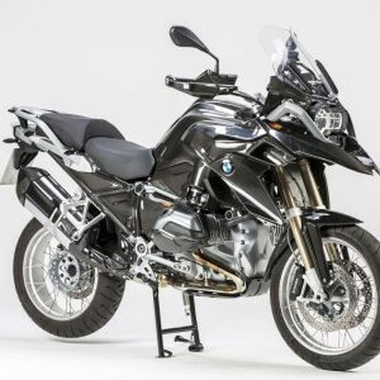 Hübscher geht immer - Ilmberger weiß, wie man mit seiner BMW R 1200 GS noch auf dem Bikertreff noch besser glänzt. Hübscher geht immer - Ilmberger weiß, wie man mit seiner BMW R 1200 GS noch auf dem Bikertreff noch besser glänzt.