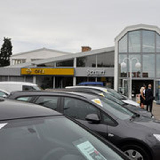 Das Nürnberger Autohaus Scharf verkauft im Jahr etwa 3.100 Fahrzeuge. Das Nürnberger Autohaus Scharf verkauft im Jahr etwa 3.100 Fahrzeuge.