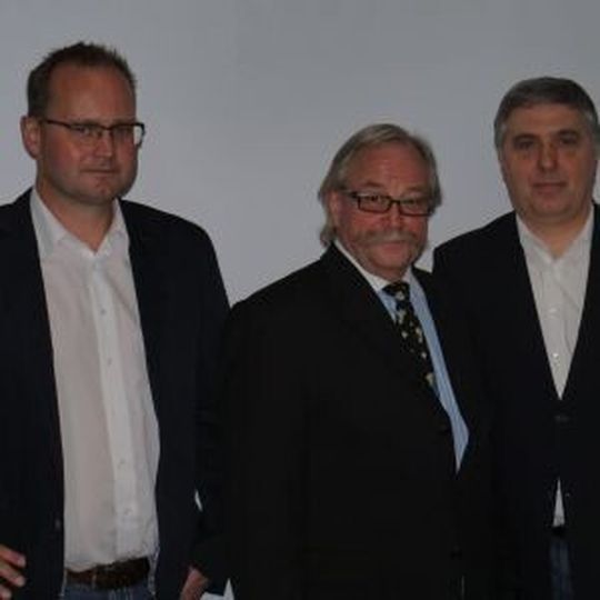 Hermann Scharlau, Harald Teismann und Franz-Josef Feldkämper (v.li.) sowie Hans Jürgen Weinrich (nicht im Bild) bilden den neuen LIV-Vorstand in NRW. Hermann Scharlau, Harald Teismann und Franz-Josef Feldkämper (v.li.) sowie Hans Jürgen Weinrich (nicht im Bild) bilden den neuen LIV-Vorstand in NRW.