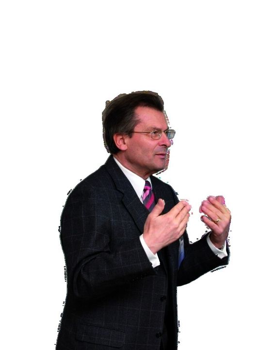 Prof. Dr. Josef Nassauer, Cluster-Sprecher und Geschäftsführer der Bayern Innovativ GmbH: „Die Kombination von Qualität in Funktion und Technik mit Wertigkeit und Emotion durch maßgeschneiderte Werkstoffe ist ein Wettbewerbsvorteil der deutschen Automobilindustrie“. Prof. Dr. Josef Nassauer, Cluster-Sprecher und Geschäftsführer der Bayern Innovativ GmbH: „Die Kombination von Qualität in Funktion und Technik mit Wertigkeit und Emotion durch maßgeschneiderte Werkstoffe ist ein Wettbewerbsvorteil der deutschen Automobilindustrie“.
