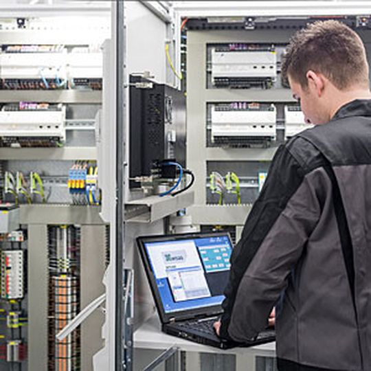 Die webbasierte Software Inscontrol-EMS bietet einen genauen Einblick in den Energieverbrauch, auch von kleinen und mittleren Unternehmen. Die webbasierte Software Inscontrol-EMS bietet einen genauen Einblick in den Energieverbrauch, auch von kleinen und mittleren Unternehmen.