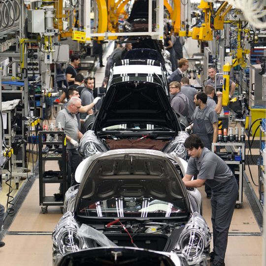 Porsche darf sich auf ein Absatzplus von 24,8 Prozent auf weltweit 200.100 Fahrzeuge freuen. Porsche darf sich auf ein Absatzplus von 24,8 Prozent auf weltweit 200.100 Fahrzeuge freuen.