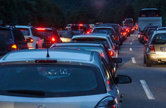 Stau: Autonome Autos können ihn verhindern. Stau: Autonome Autos können ihn verhindern.