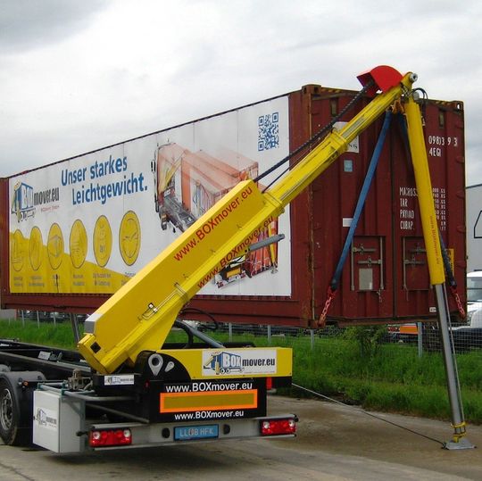 Mit der Boxmover-Seitenladertechnik kann jede Ladeeinheit ebenerdig abgestellt werden. Mit der Boxmover-Seitenladertechnik kann jede Ladeeinheit ebenerdig abgestellt werden.