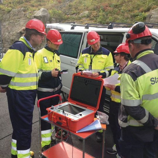 Das Team bei der Messung und Auswertung. Das Team bei der Messung und Auswertung.